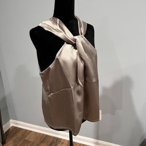 Silver metallic off sleeveless with tie neck top🤍